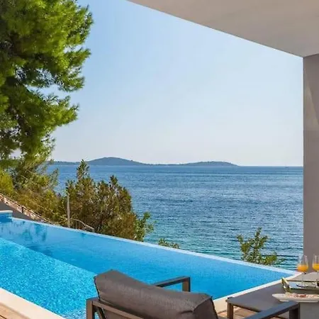 Infinity Pool Villa, Great View * Split